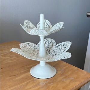 White Metal Lace Two-Tier Jewelry Stand